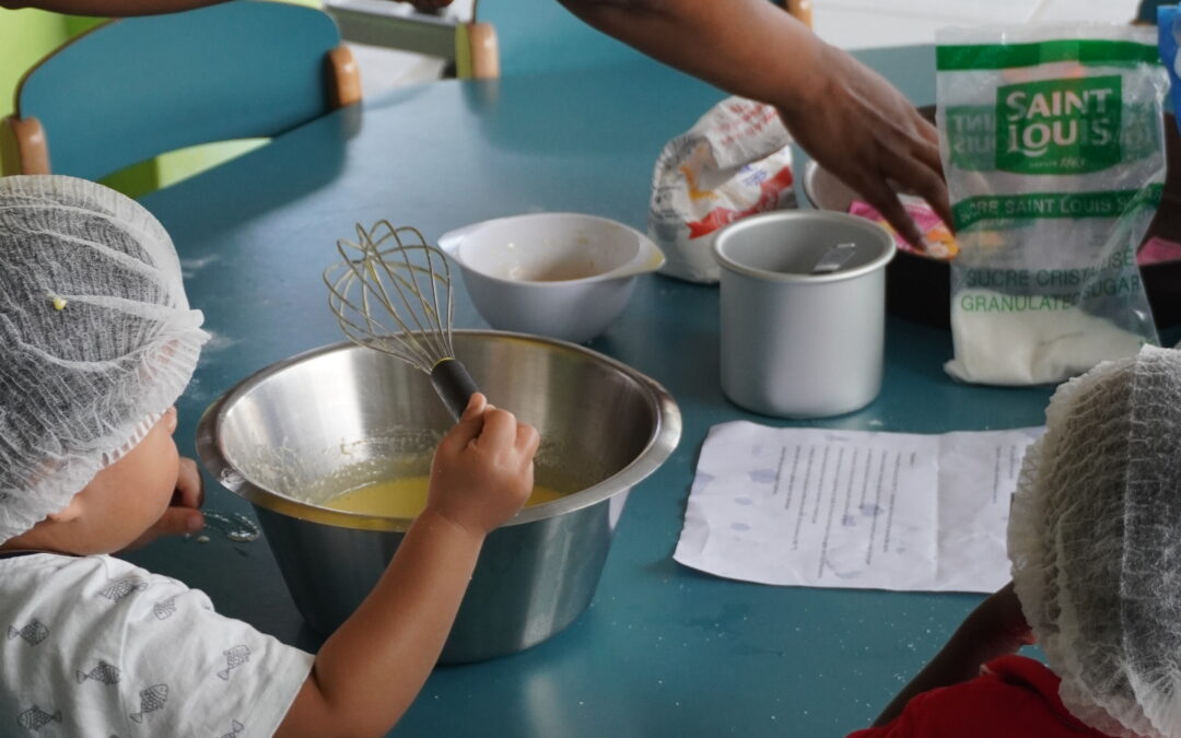 Les ateliers cuisine en crèche : apprendre en s’amusant